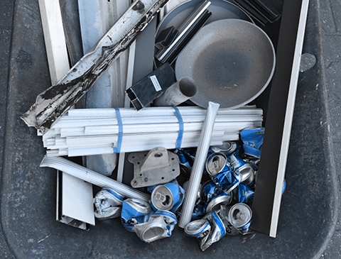 Dosen wegwerfen, Profile entsorgen, Stahlhandel, Aluminiumprofiel, Schrott Ankauf, Metall Ankauf, Schrottplatz Delmenhorst, Edelstahl Ankauf, Kupfer Messing Schrott Preis, Schrotthandel Delmenhorst, Schrottplatz Bremen, Schrottplatz Wildeshausen, Schrottplatz Ganderkesee, Schrottplatz Oldenburg, Kabel verkaufen, Preis Kupfer aktuell, Stahlpreis, Schrott Preise, Entsorgung Altmetall, mülldeponie Delmenhorst, recyclinghof delmenhorst, elektroschott delmenhorst
